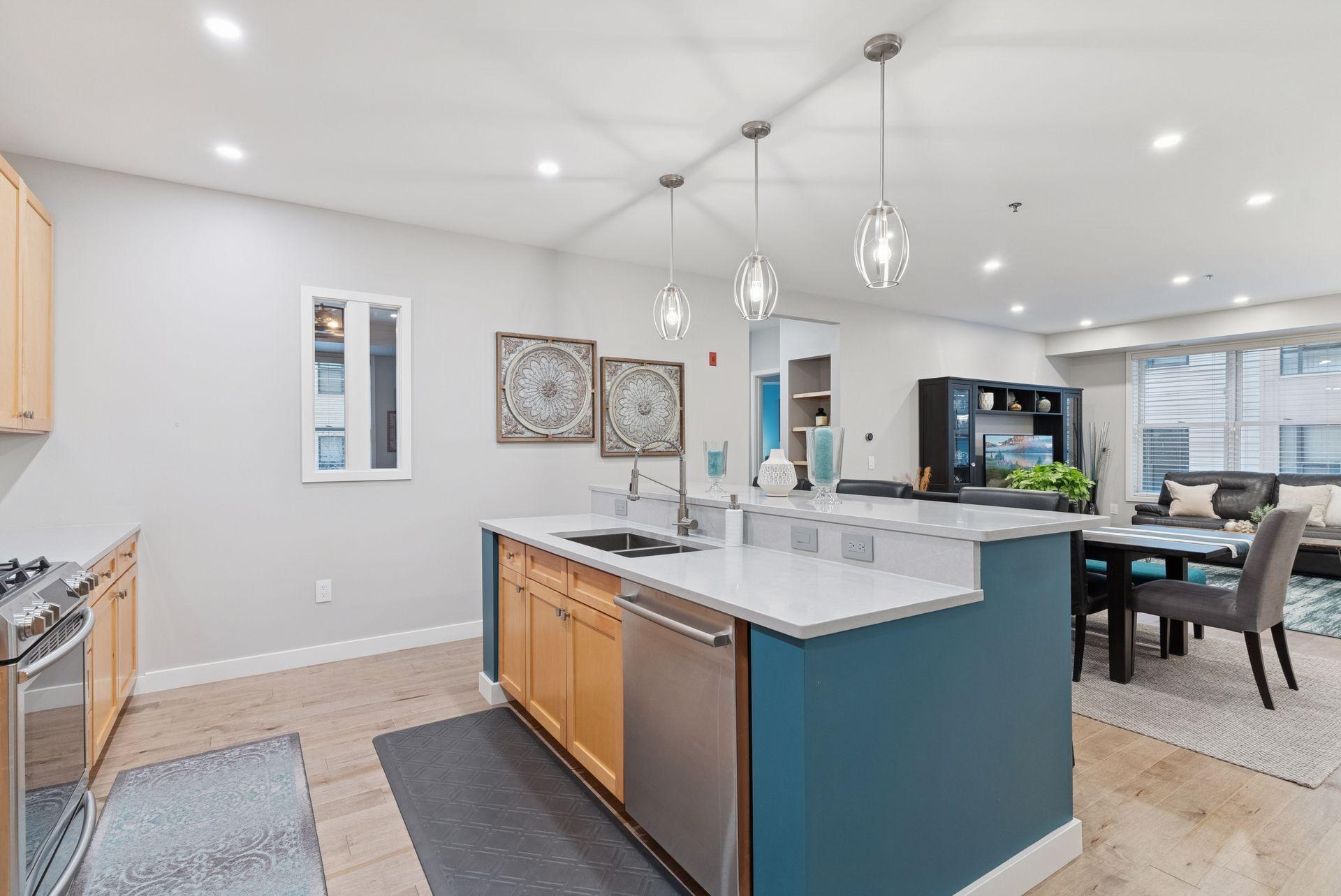 209 8th Street E Unit: 201