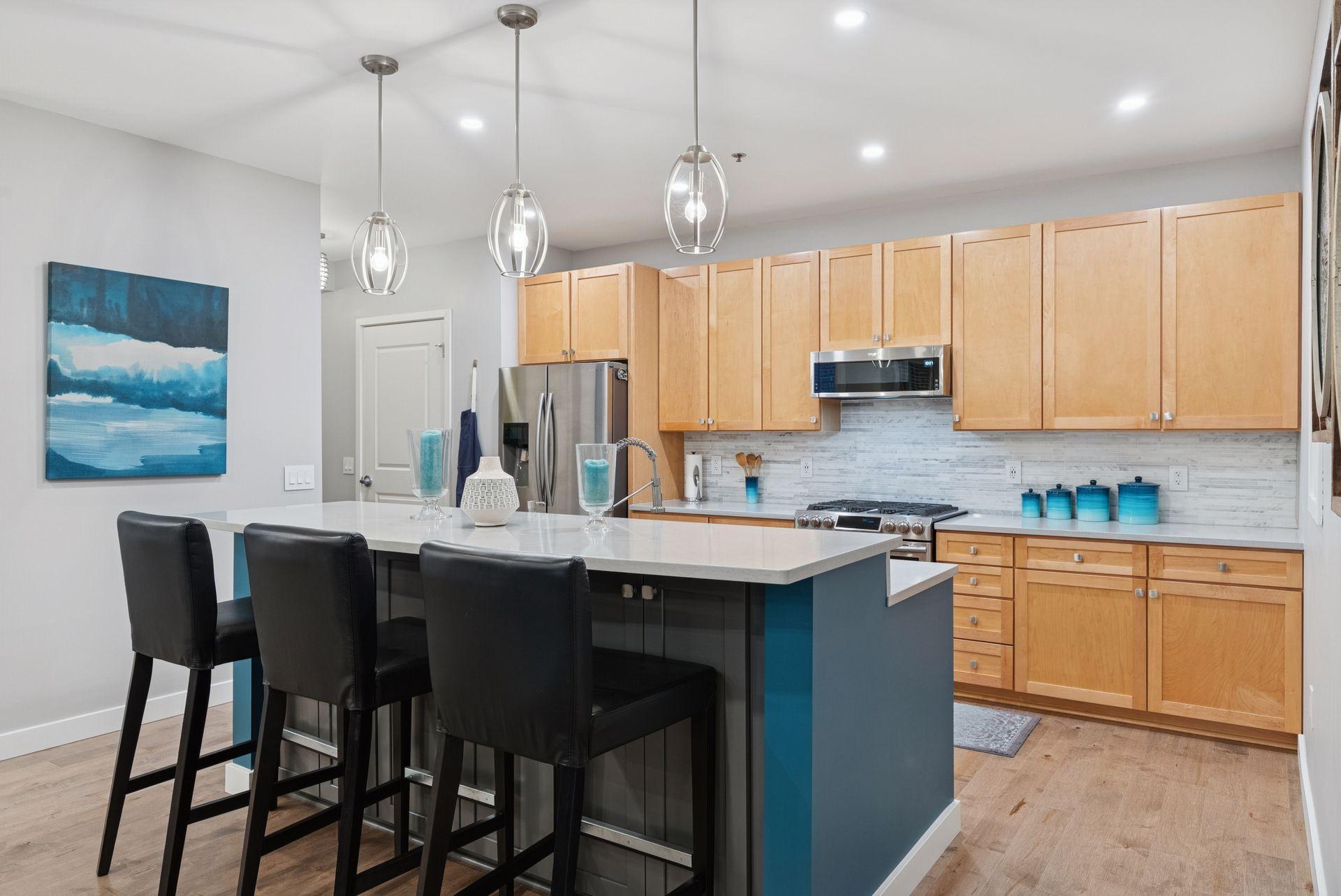 209 8th Street E Unit: 201