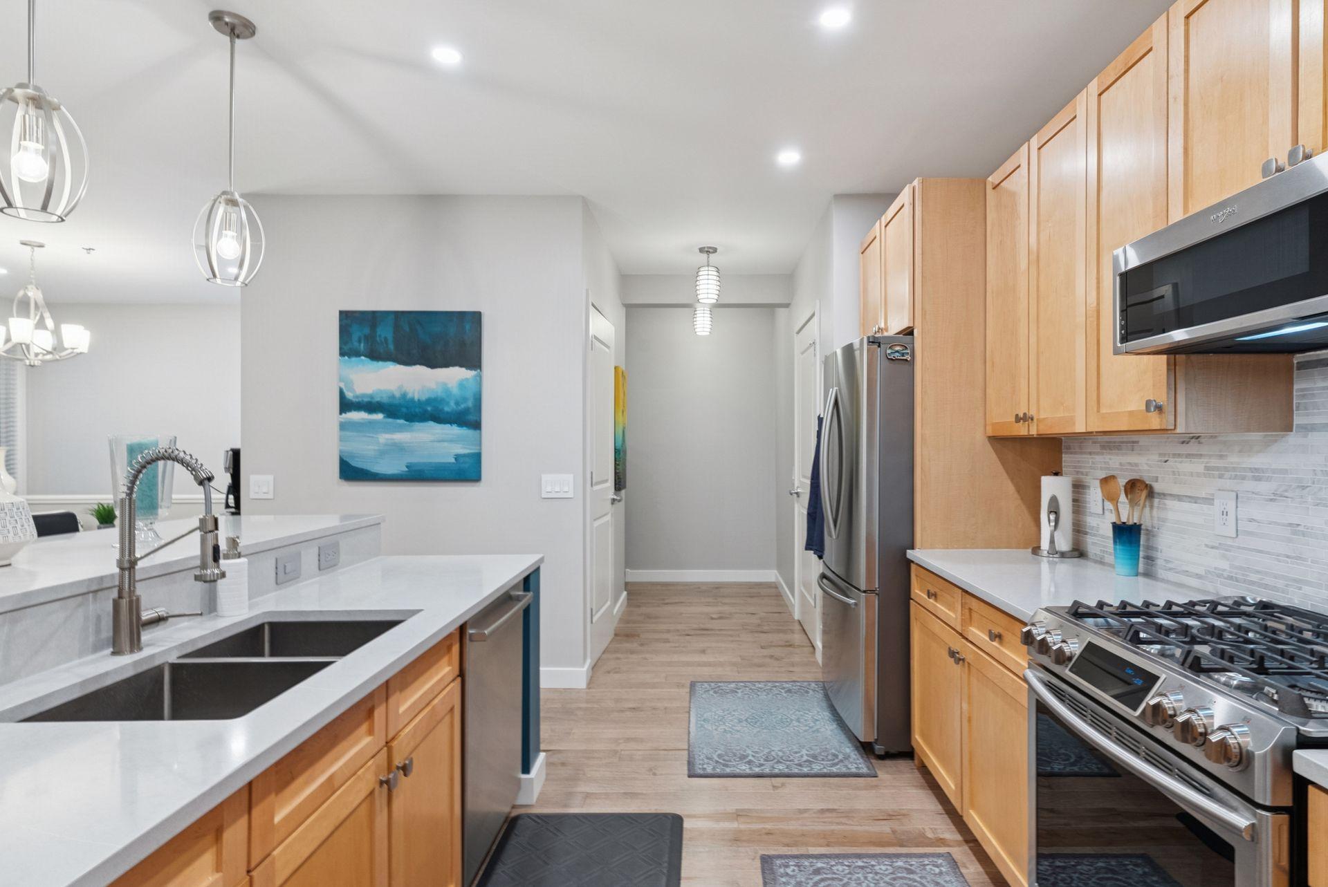 209 8th Street E Unit: 201