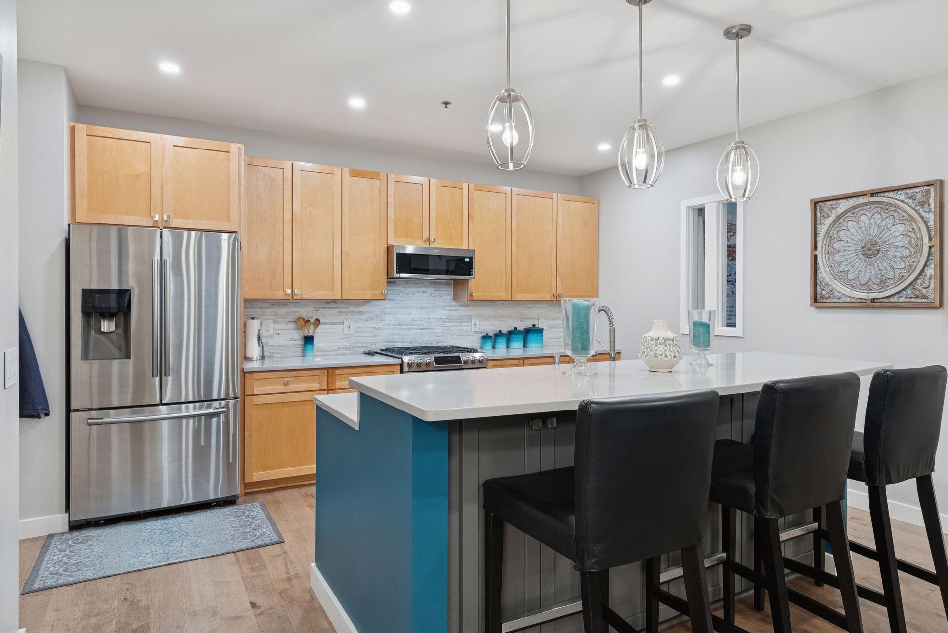 209 8th Street E Unit: 201