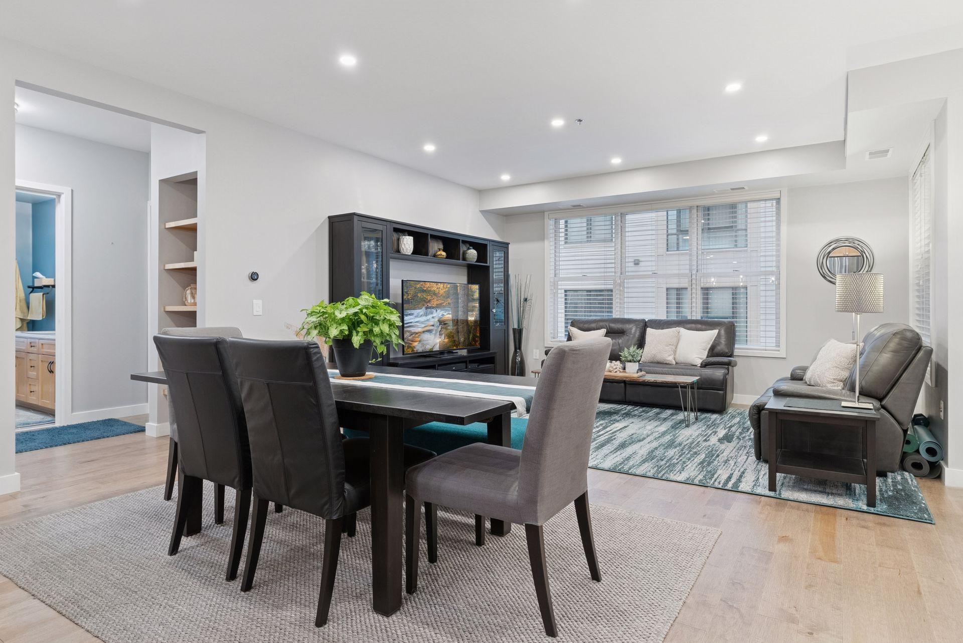 209 8th Street E Unit: 201