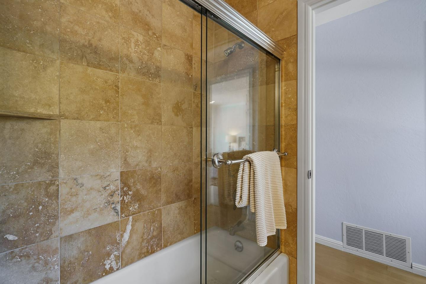 1124 Continentals WAY