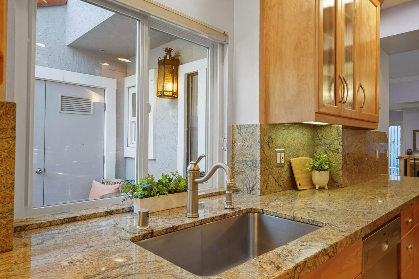 1124 Continentals WAY