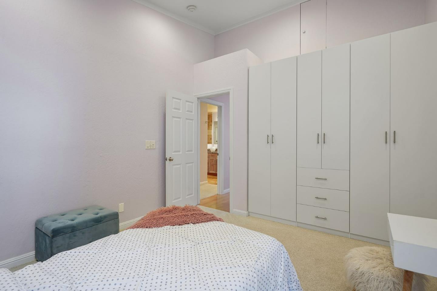 1124 Continentals WAY