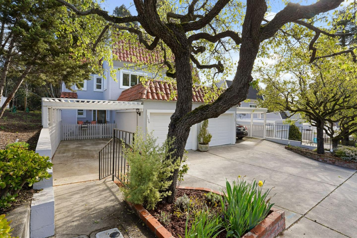 1124 Continentals WAY