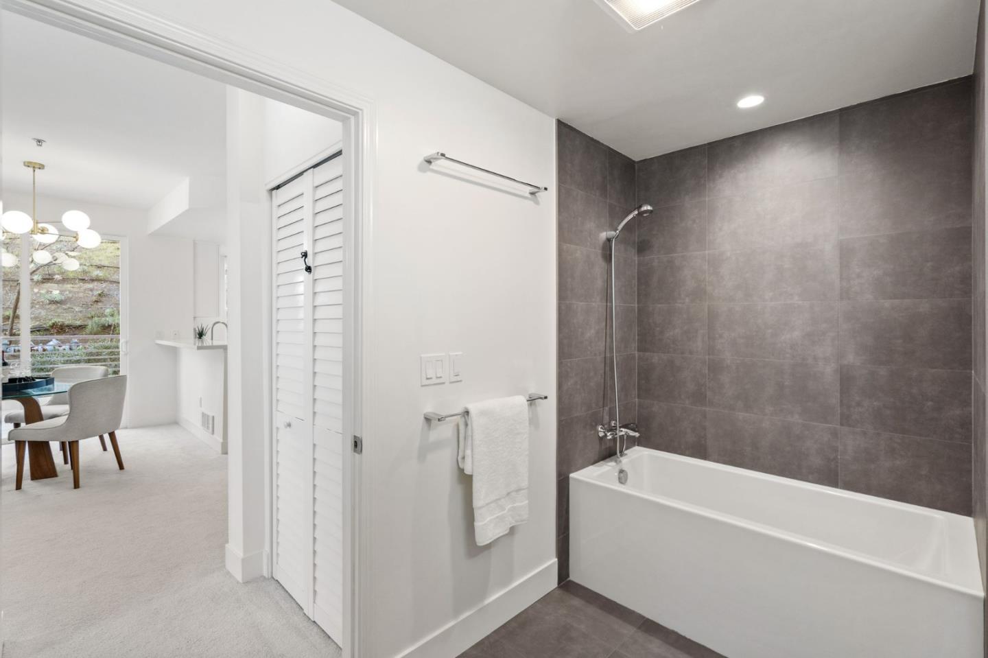 501 Crescent WAY 5103