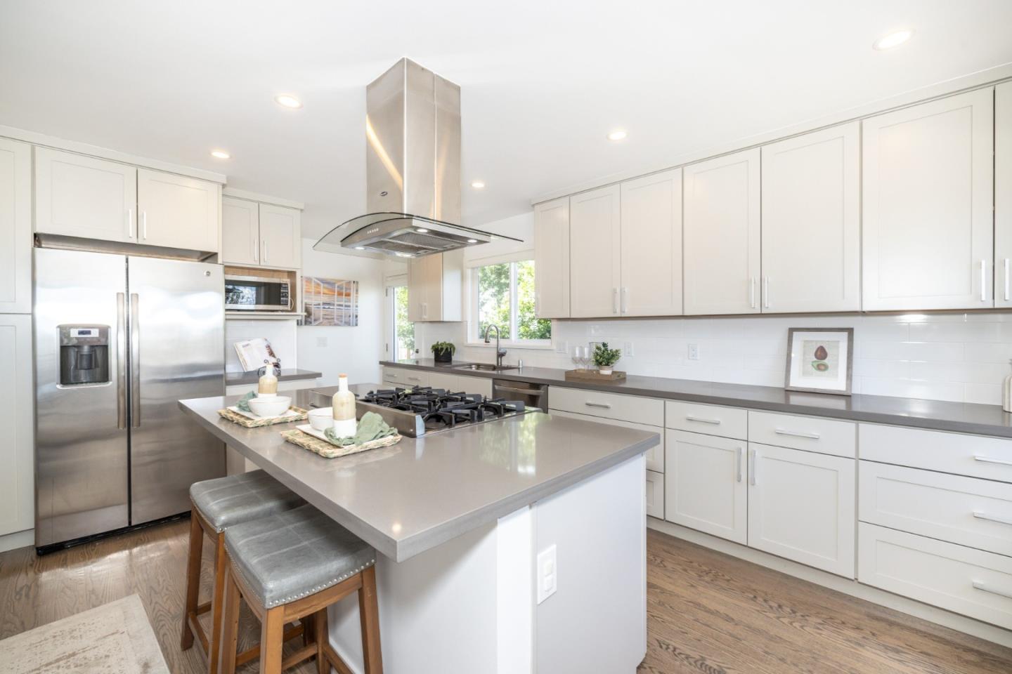 732 Alameda De Las Pulgas