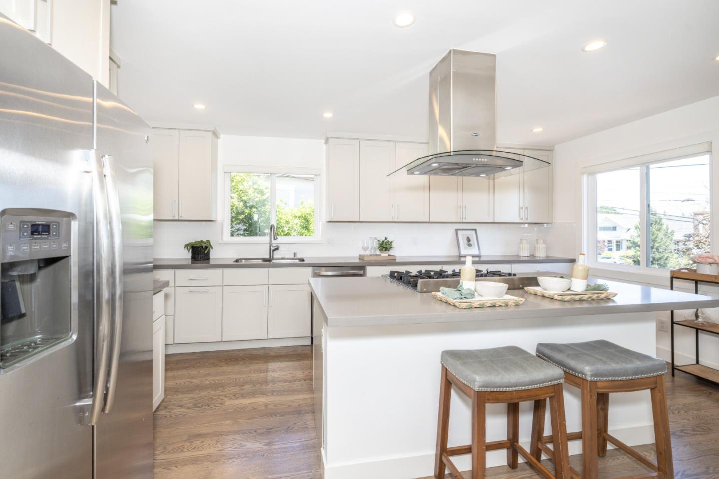 732 Alameda De Las Pulgas