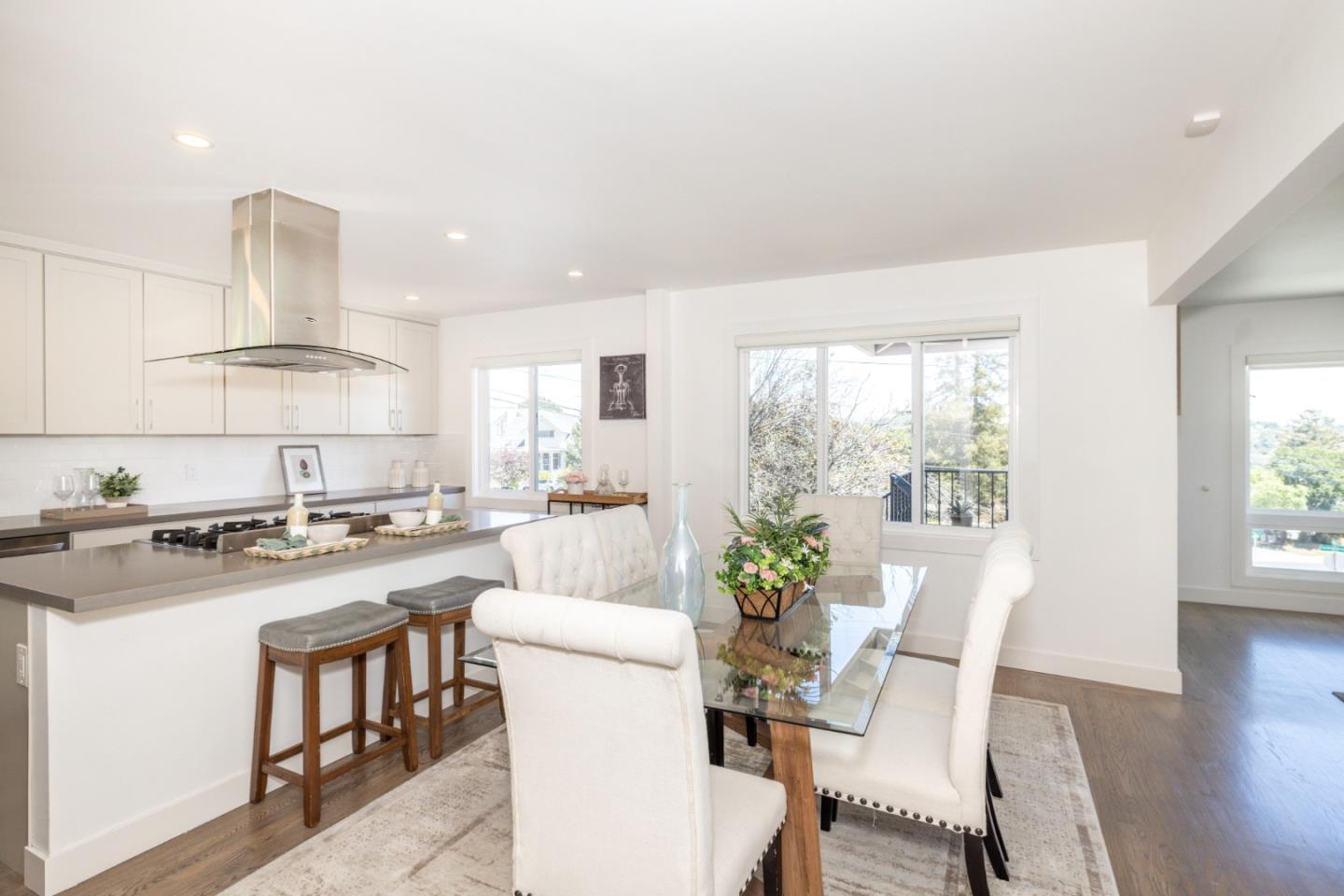 732 Alameda De Las Pulgas