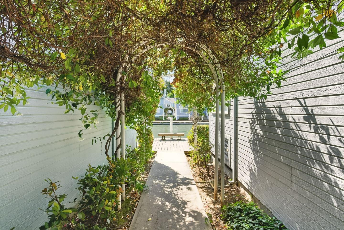 830 Portwalk Place