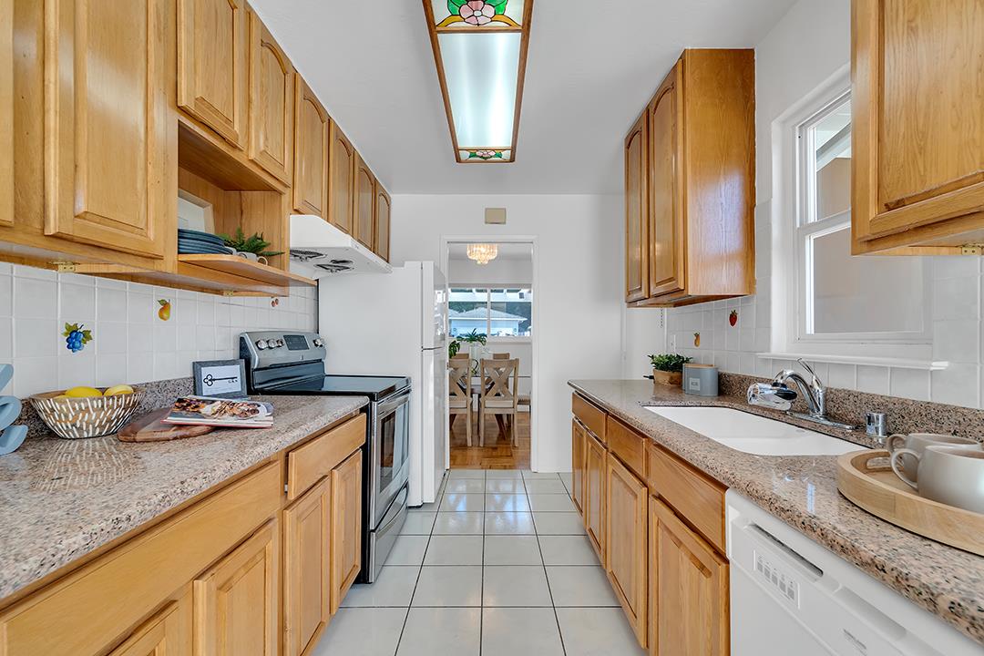 1210 Sleepy Hollow Lane