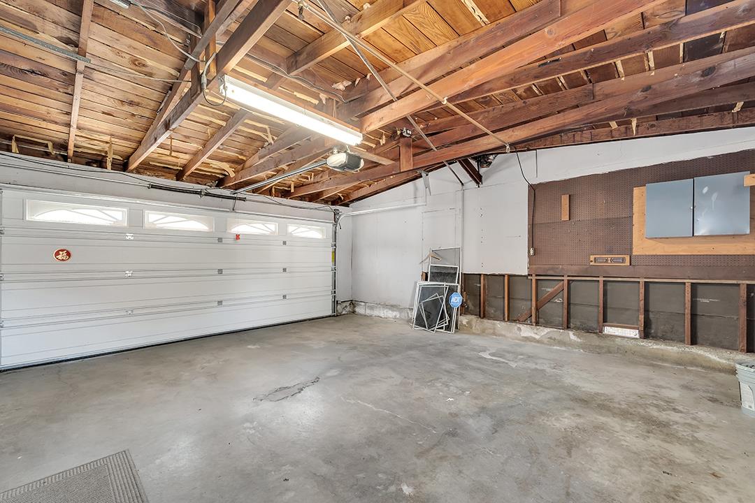 1210 Sleepy Hollow Lane