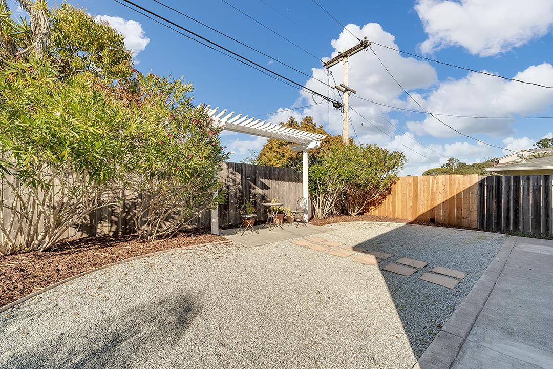 1210 Sleepy Hollow Lane