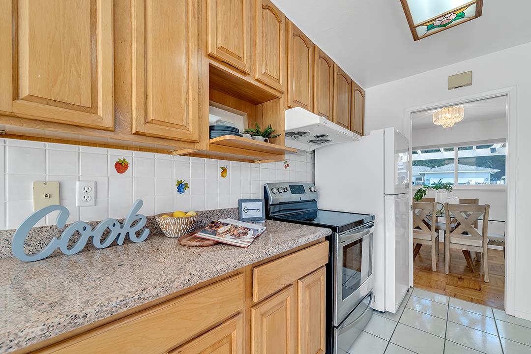 1210 Sleepy Hollow Lane