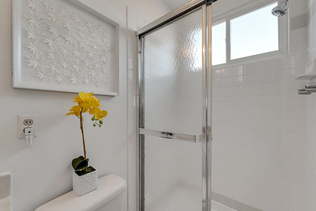 1210 Sleepy Hollow Lane