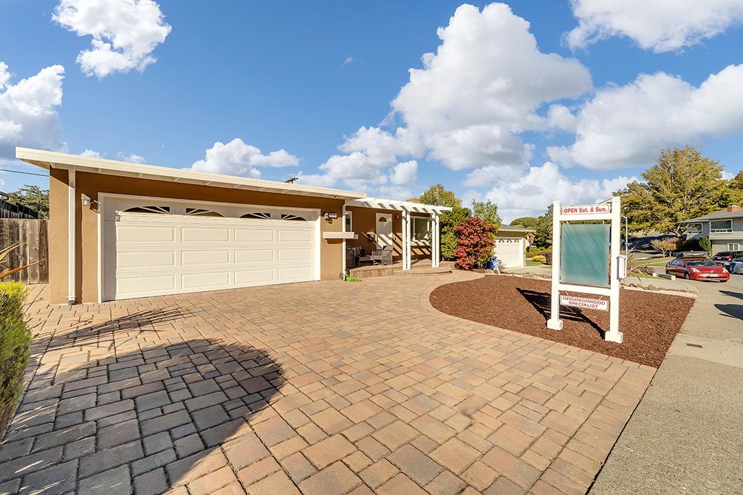 1210 Sleepy Hollow Lane