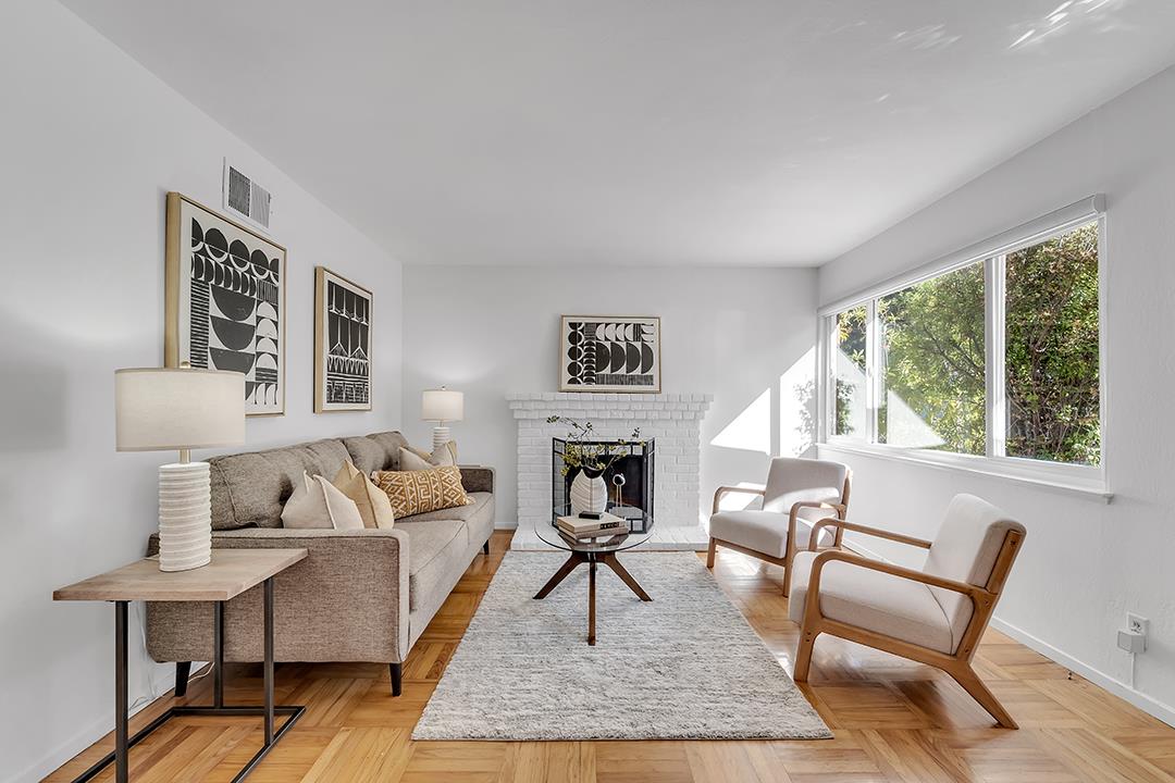 1210 Sleepy Hollow Lane