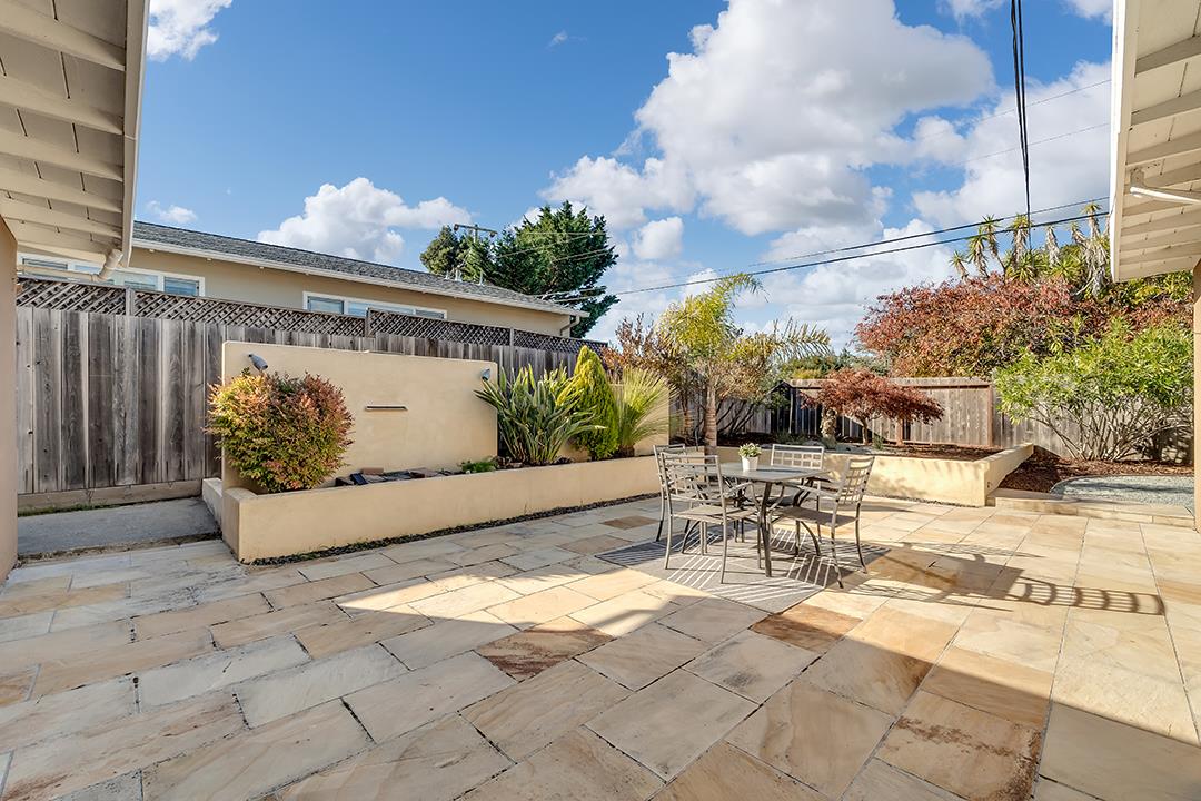 1210 Sleepy Hollow Lane