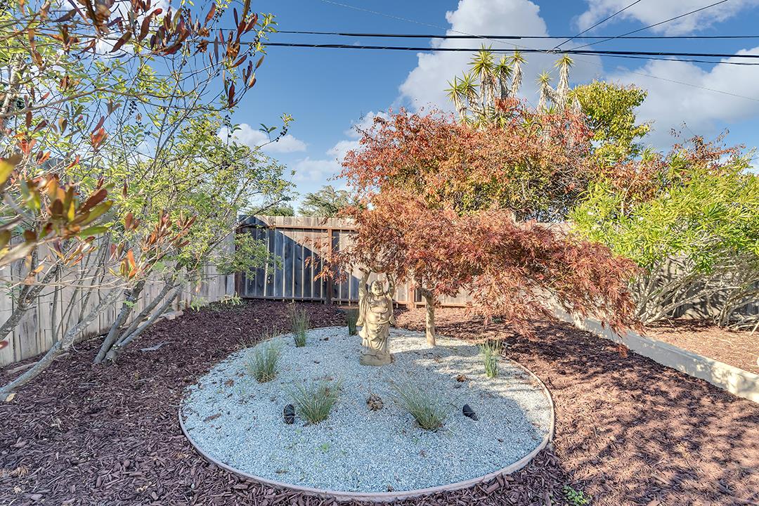 1210 Sleepy Hollow Lane