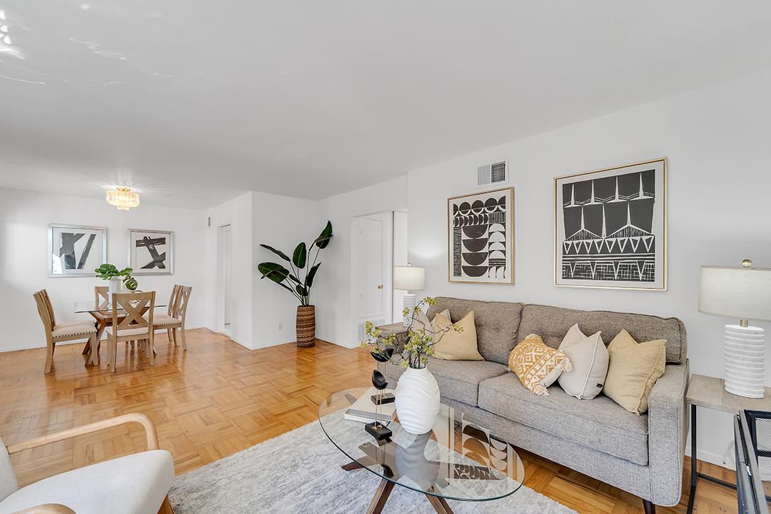 1210 Sleepy Hollow Lane