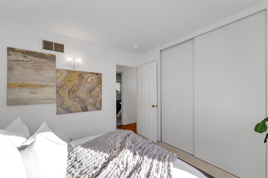 1210 Sleepy Hollow Lane