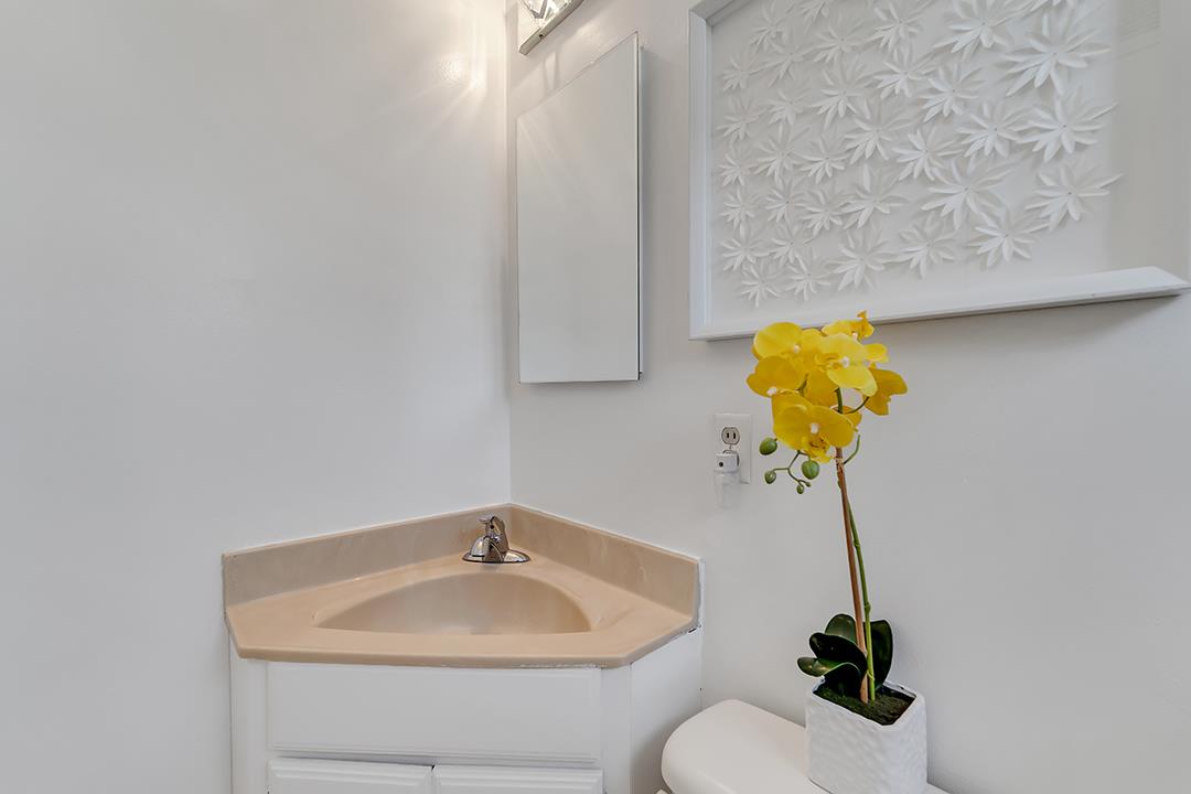 1210 Sleepy Hollow Lane