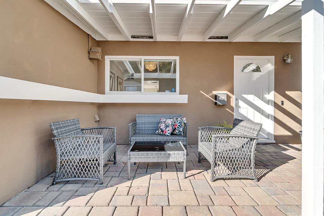 1210 Sleepy Hollow Lane