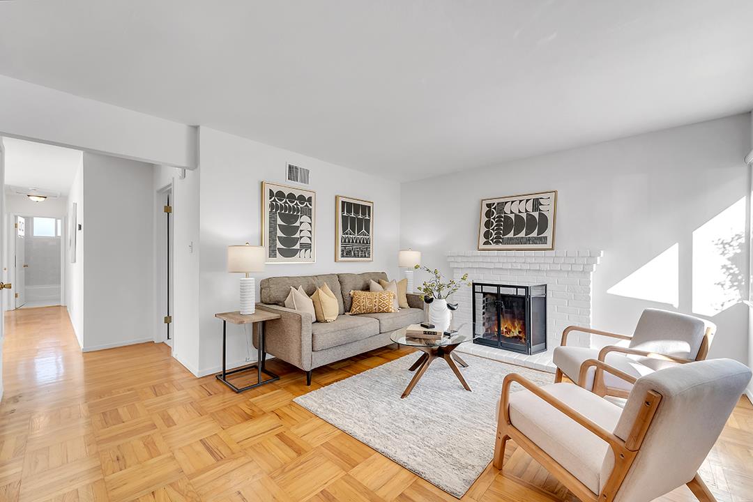 1210 Sleepy Hollow Lane