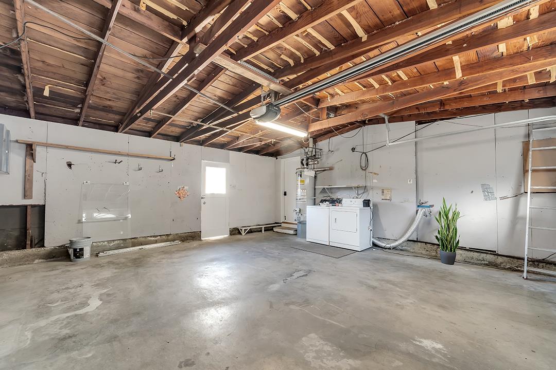 1210 Sleepy Hollow Lane