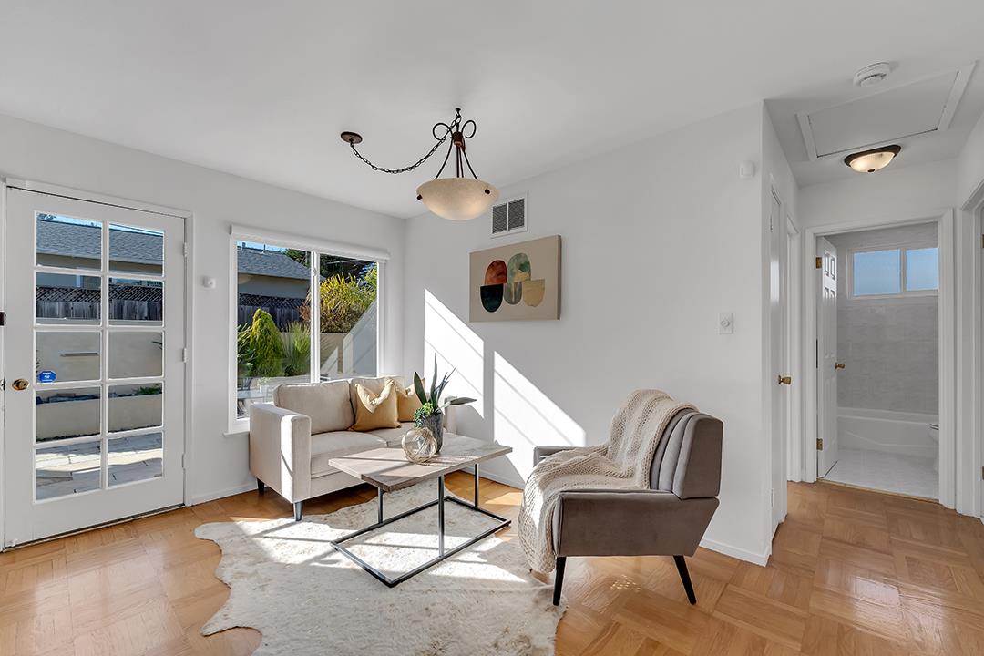 1210 Sleepy Hollow Lane