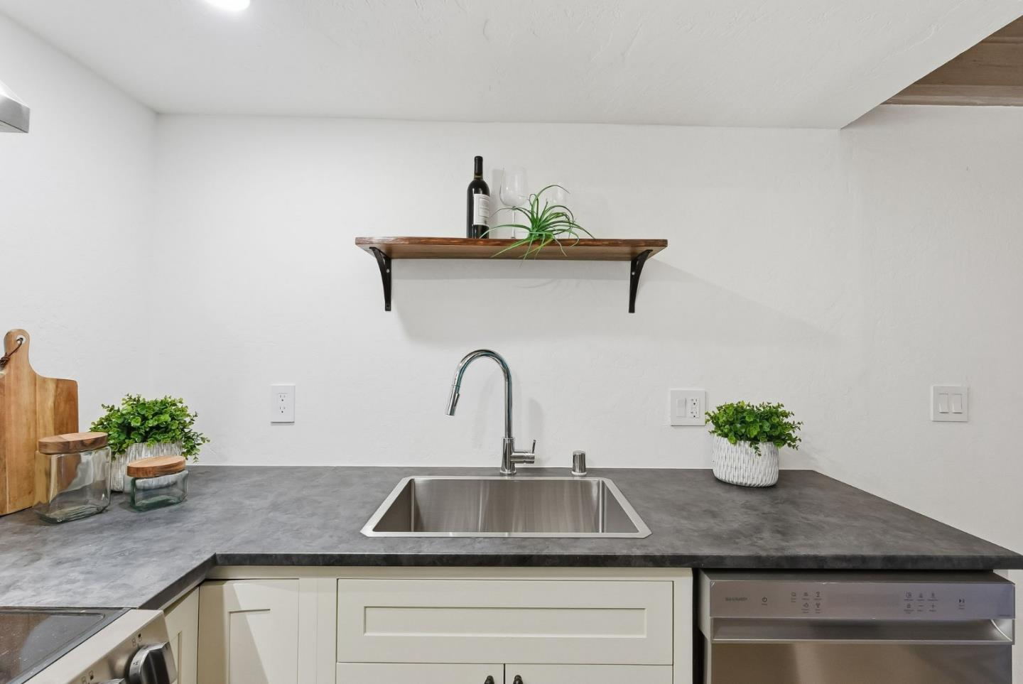 278 Monroe Drive 8