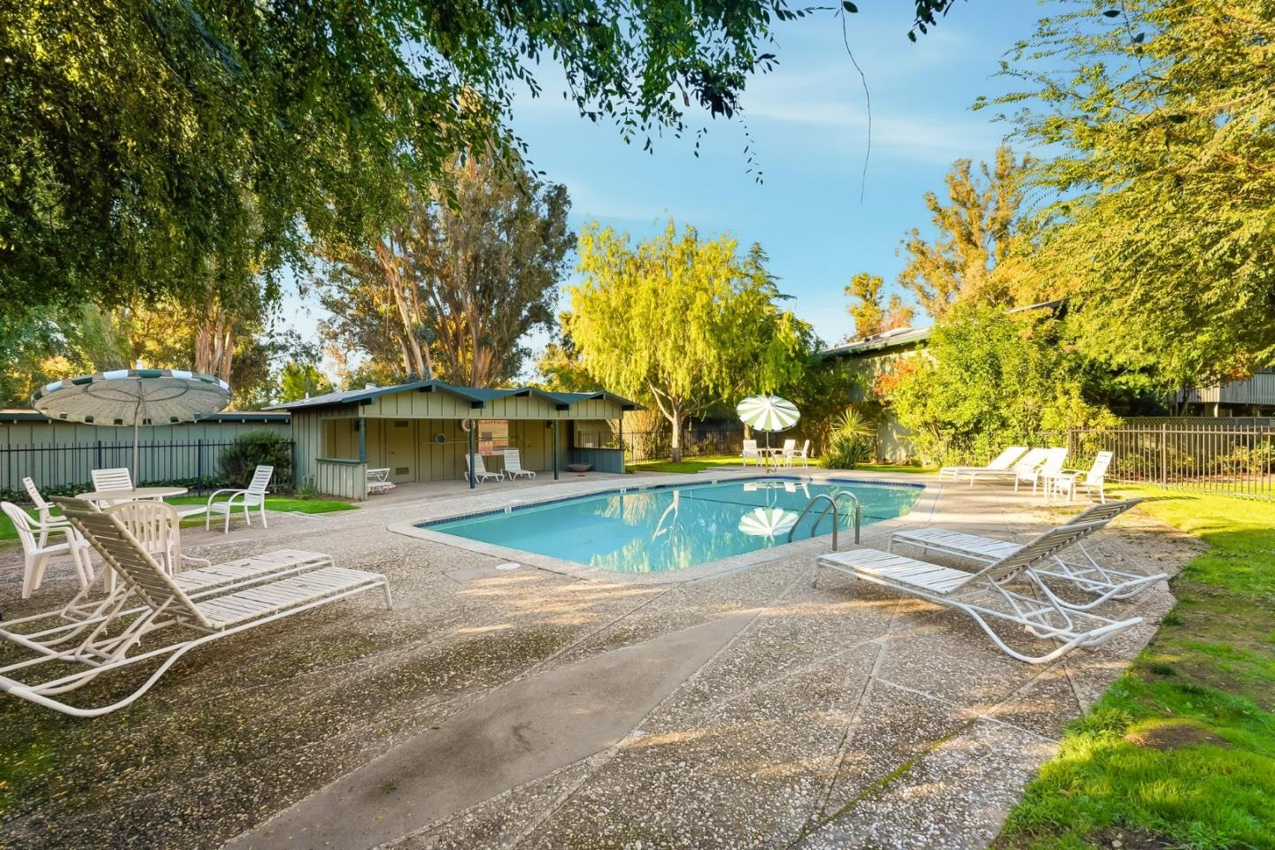 278 Monroe Drive 8
