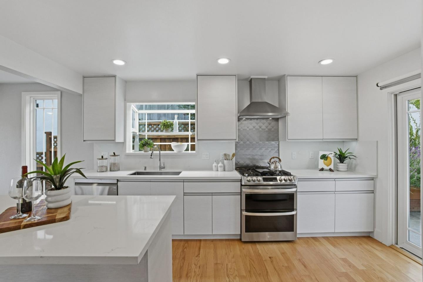 2109 Cipriani Boulevard