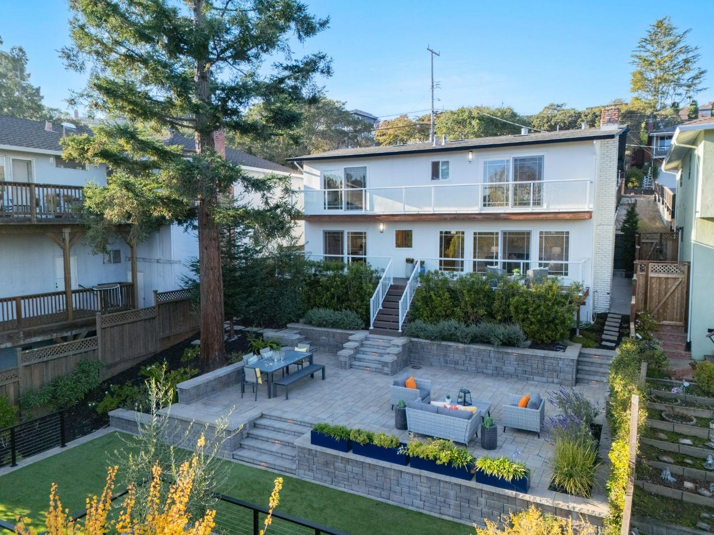 2109 Cipriani Boulevard