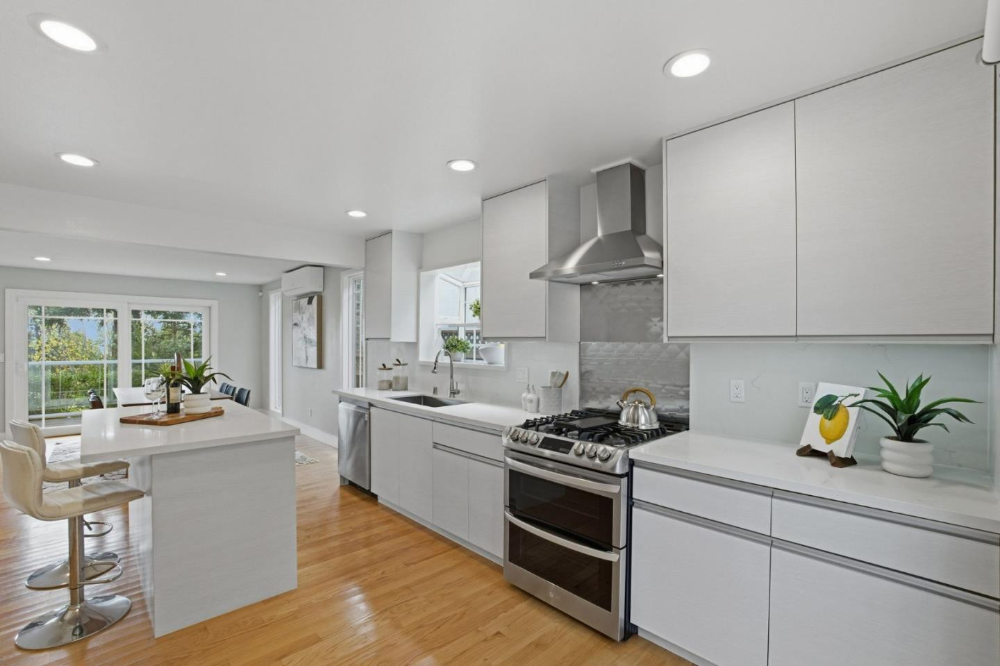 2109 Cipriani Boulevard