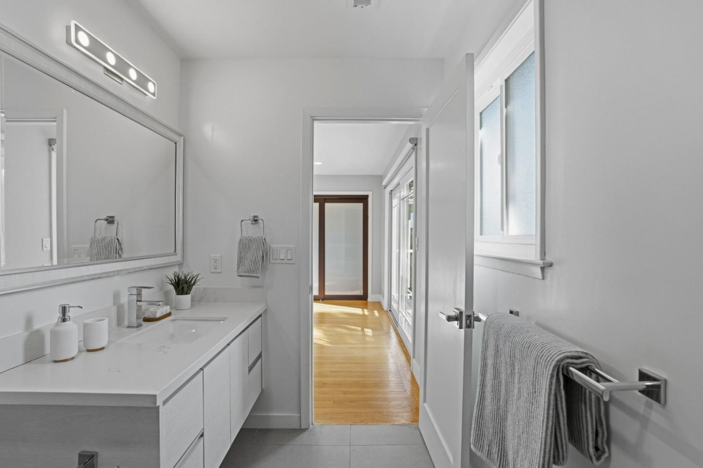 2109 Cipriani Boulevard