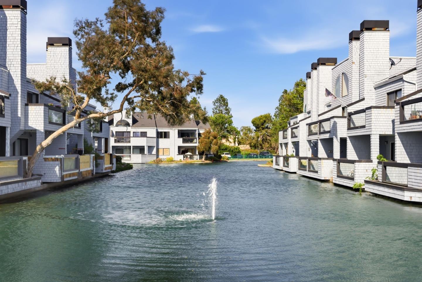 72 Cape Hatteras Court