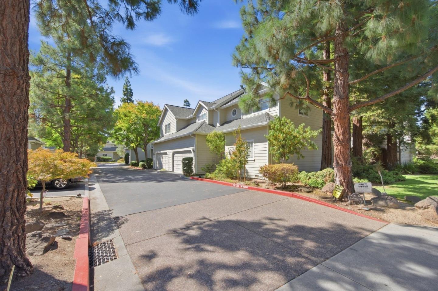 136 Redding RD