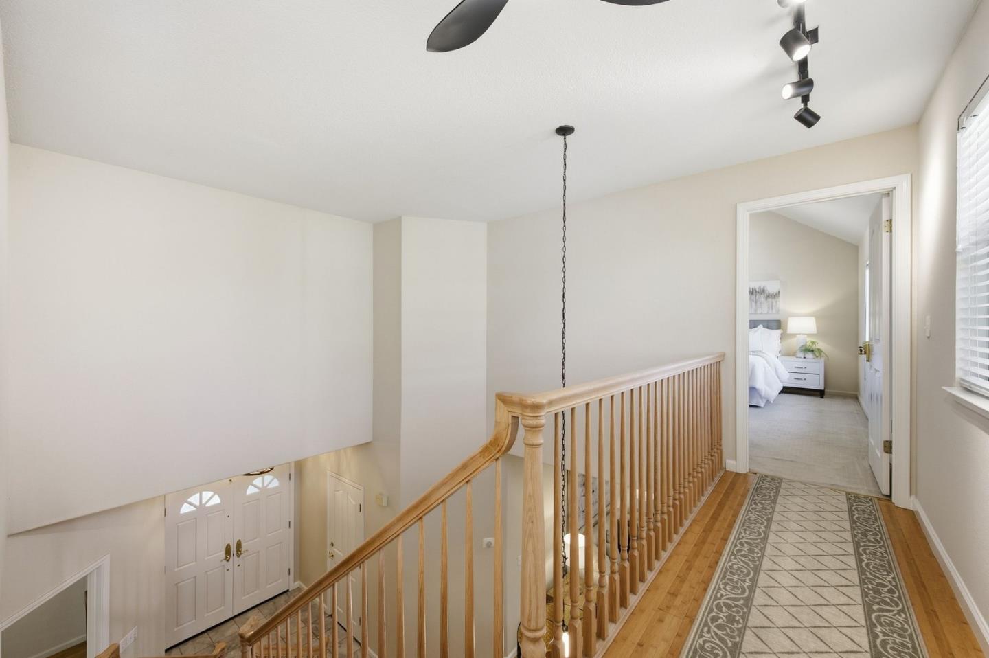 136 Redding RD