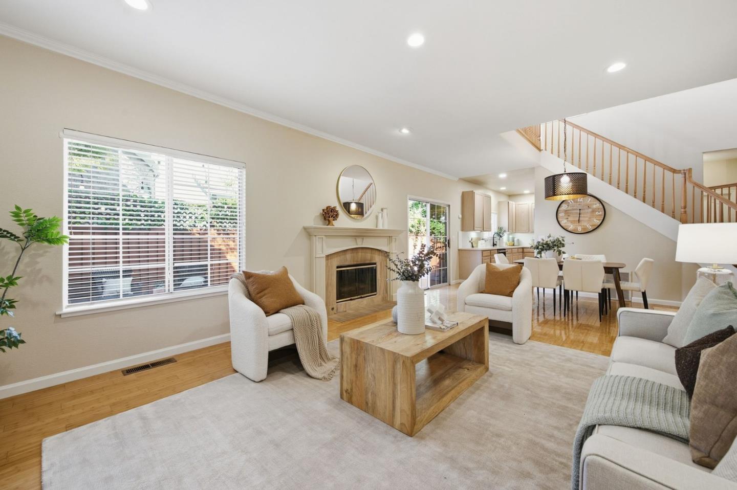 136 Redding RD