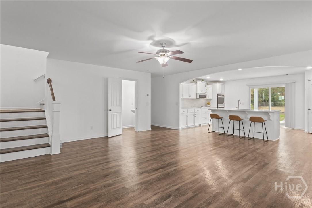 109 E Long Street