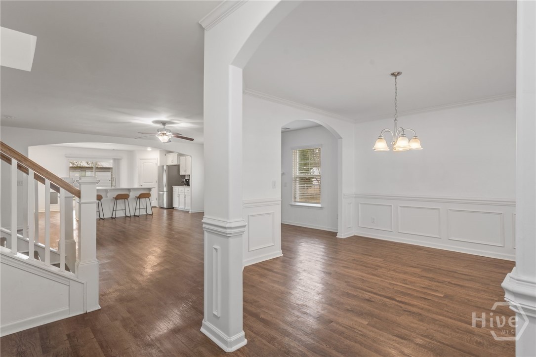 109 E Long Street