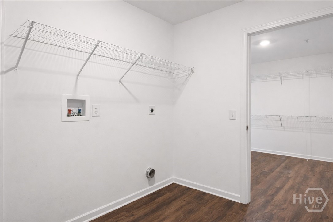 109 E Long Street
