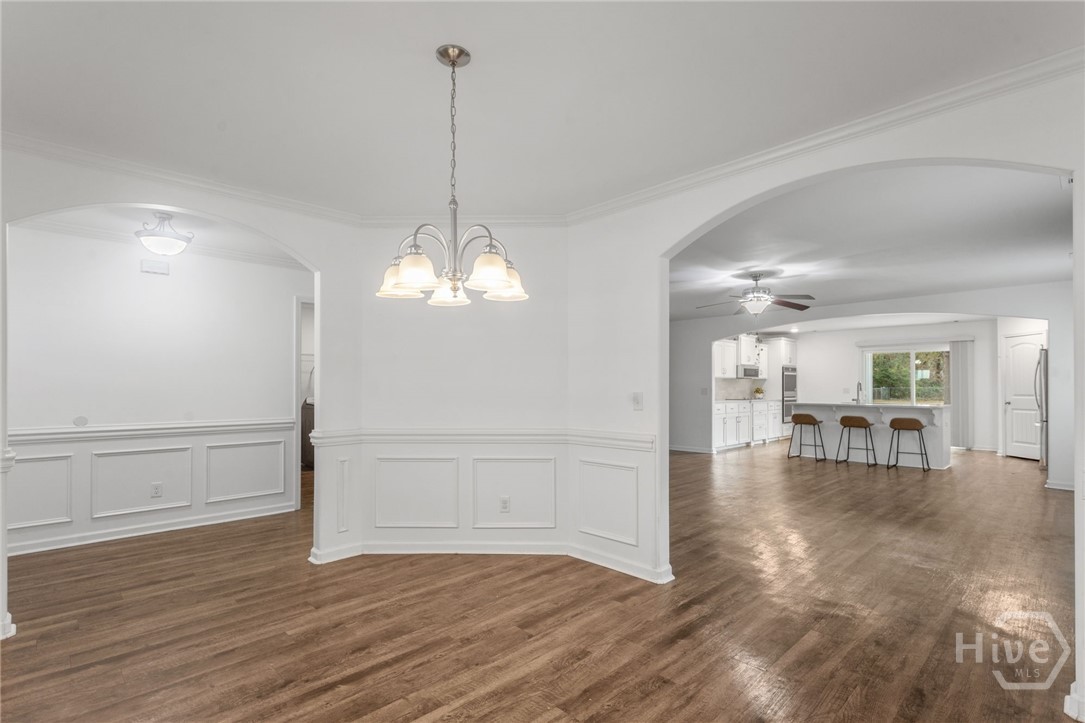 109 E Long Street