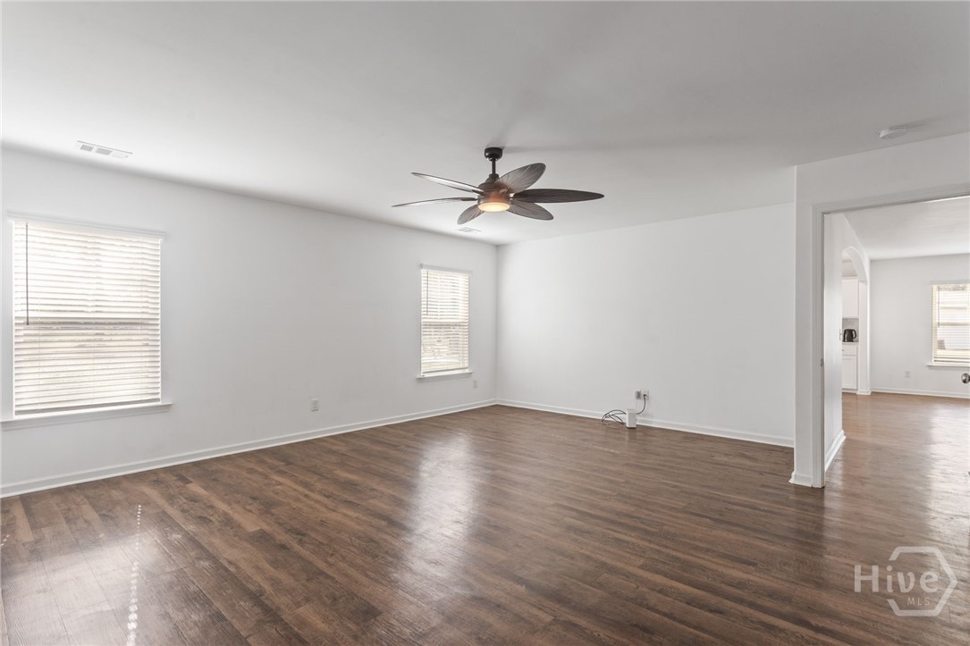109 E Long Street