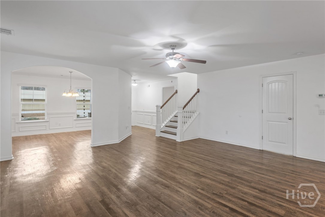 109 E Long Street