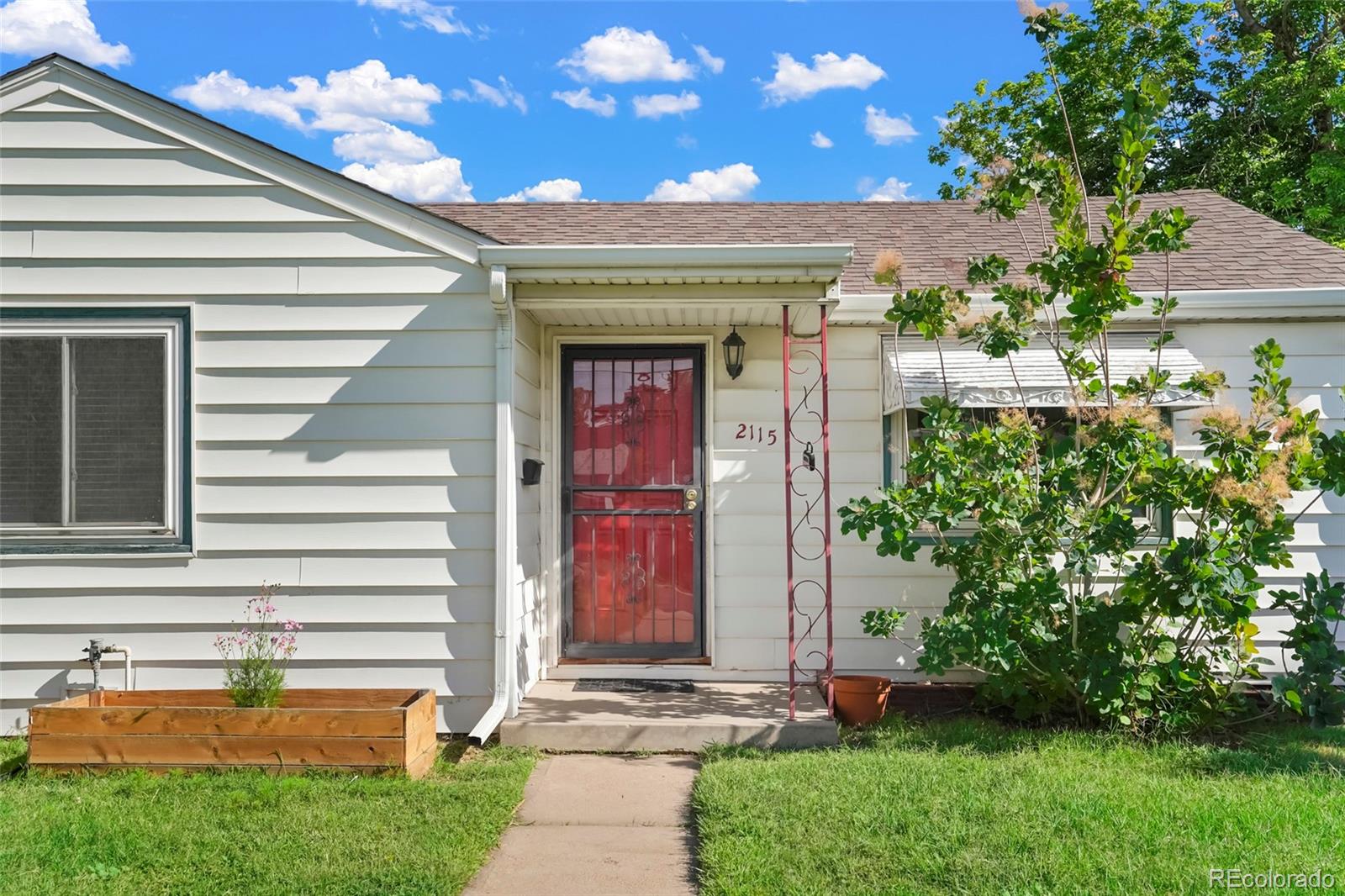 2115 W Elk Place