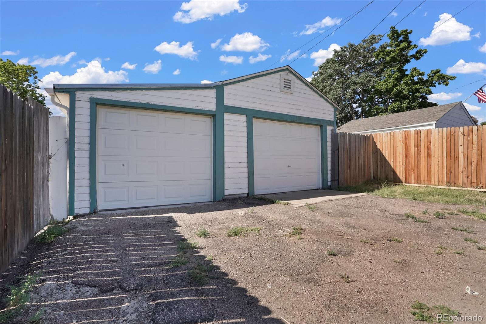 2115 W Elk Place