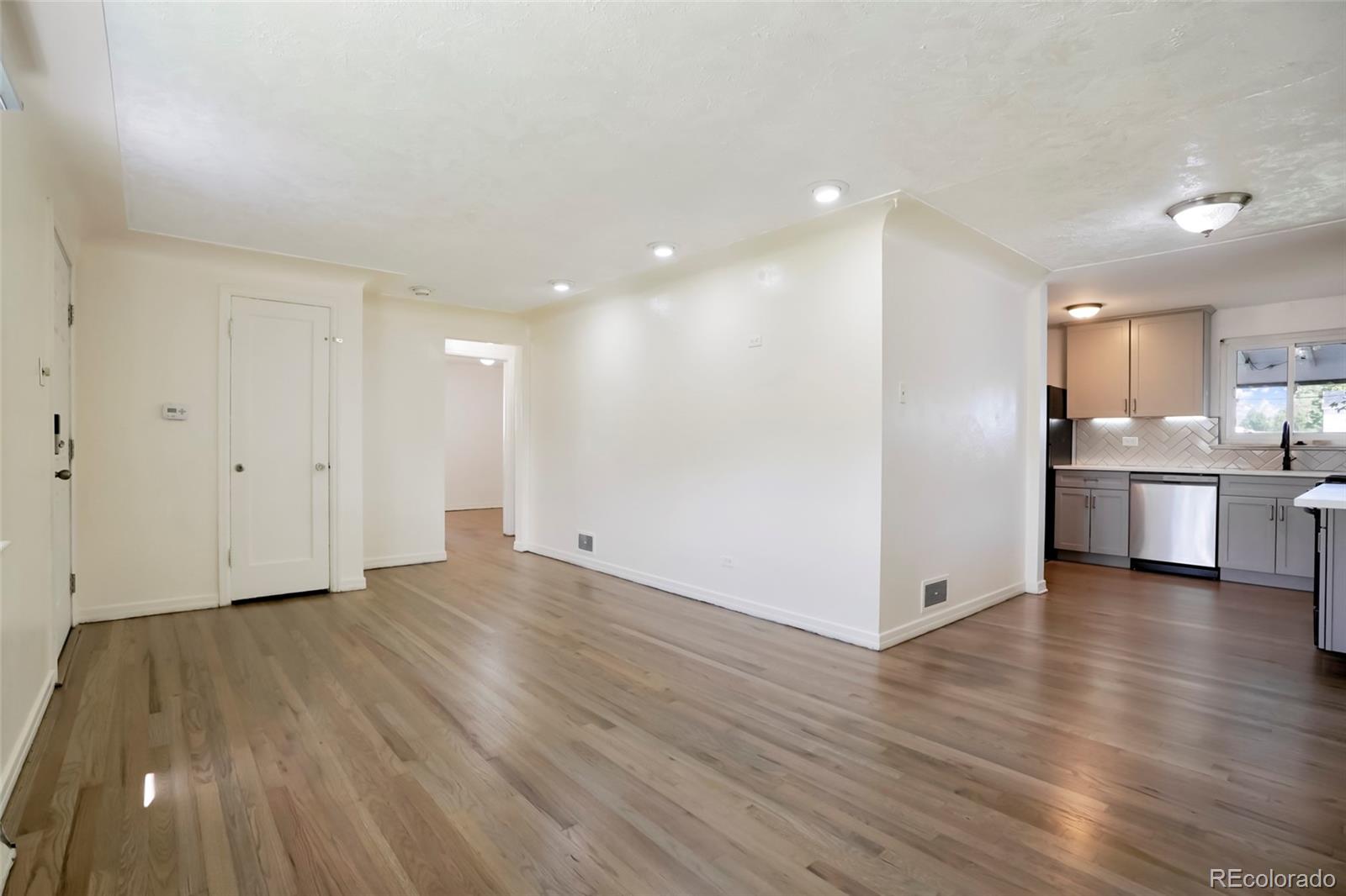 2115 W Elk Place