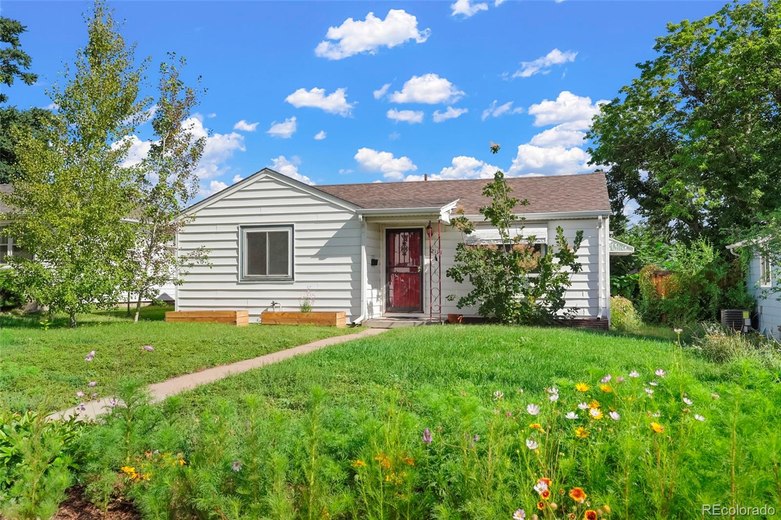 2115 W Elk Place